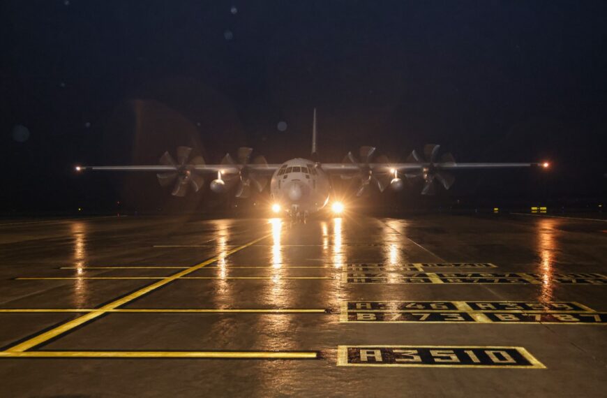 පීඩාවට පත්වූ පවුල් උදෙසා ඉන්දීයානු ආධාර රැගත් ගුවන්යානක් දිවයිනට