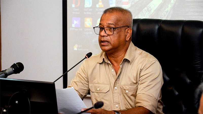 කළු කෝට්, ජාතික ඇඳුම, සිවුර අපිට අදාළම නෑ