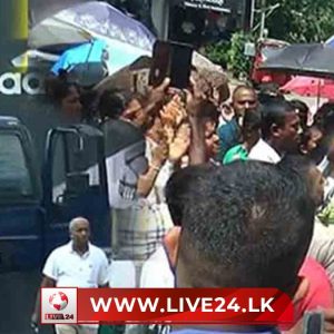 විභාග දෙපාර්තමේන්තුව අසල උණුසුම්