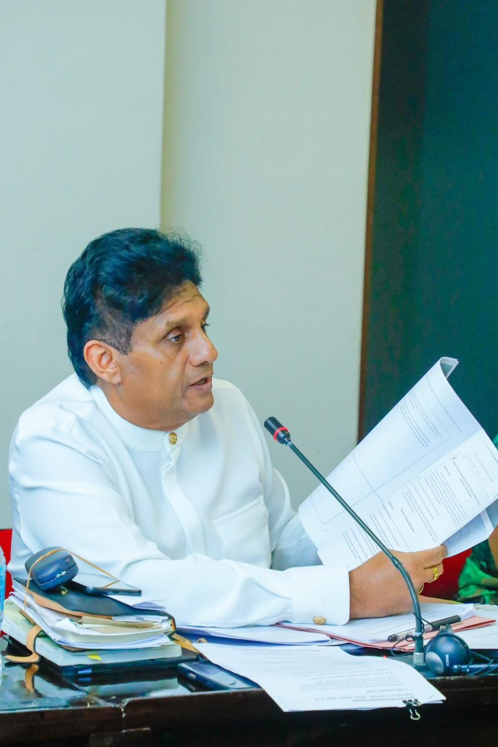 රටේ අර්බුධයක් නෑ කියන රජයට විපක්ෂ නායක සජිත් ප්‍රේමදාස මහතා සැබෑ අර්බුධය පෙන්වා දෙයි