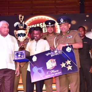 පොලිසියට ගහන හැම පහරක්මවදින්නේ සමාජයේ නීතිගරුක භාවයට -පොලිස්පති දේශබන්දු තෙන්නකෝන්