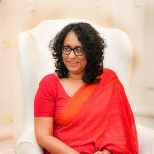“සංවර්ධනයේ හැඩය තීරණය කරන්නේ දේශපාලනයයි” – හරිනි අමරසූරිය කියයි.